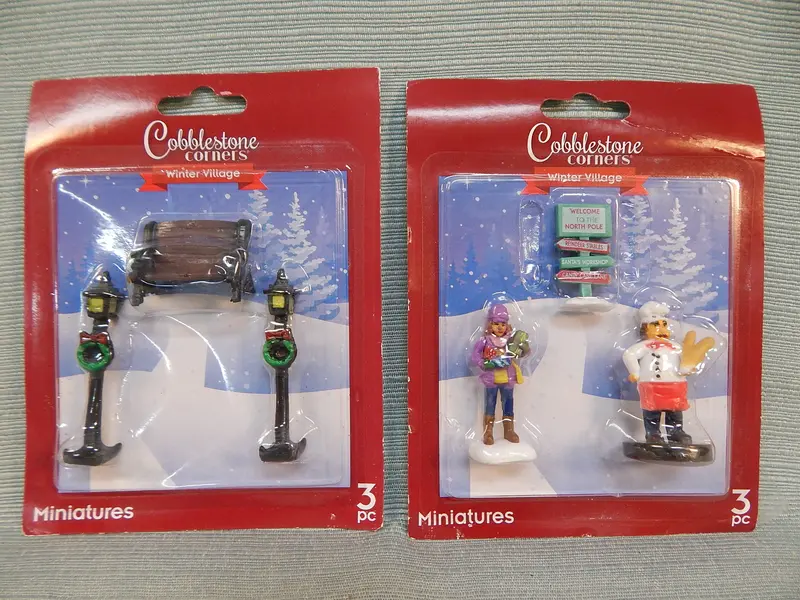 Cobblestone Corners Winter Village Miniature Diorama – Two-Piece New-In-Box Set 1