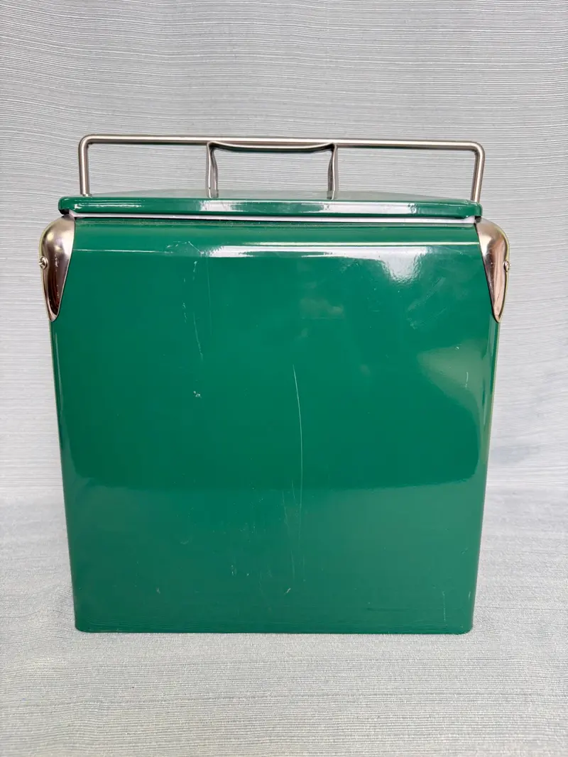 Foster & Rye Retro-Style Metal Beverage Cooler – Vintage-Inspired Bar Accessory 1