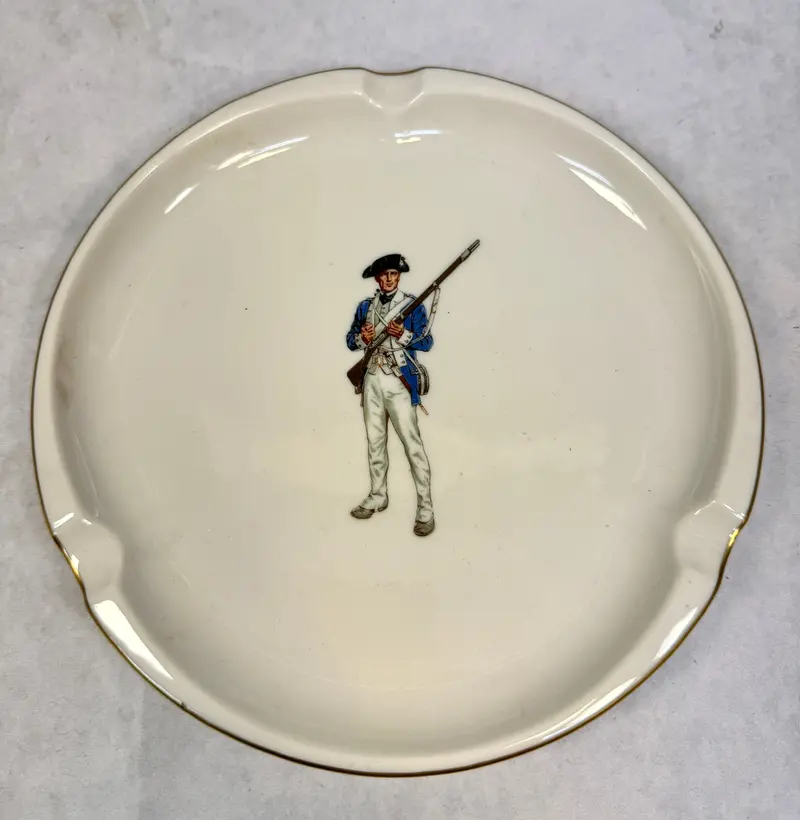 Syracuse China Colonial-Era Revolutionary Soldier Ashtray – Mid-Century Collectible 1