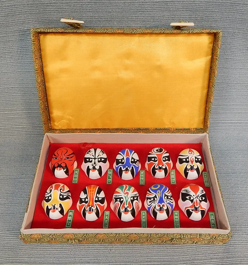 Vintage Miniature Chinese Opera Masks – 10-Piece Collectible Set 1