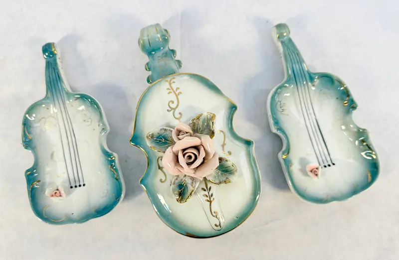 Vintage Violin-Shaped Wooden Trinket Box And Matching Ashtray Set 1